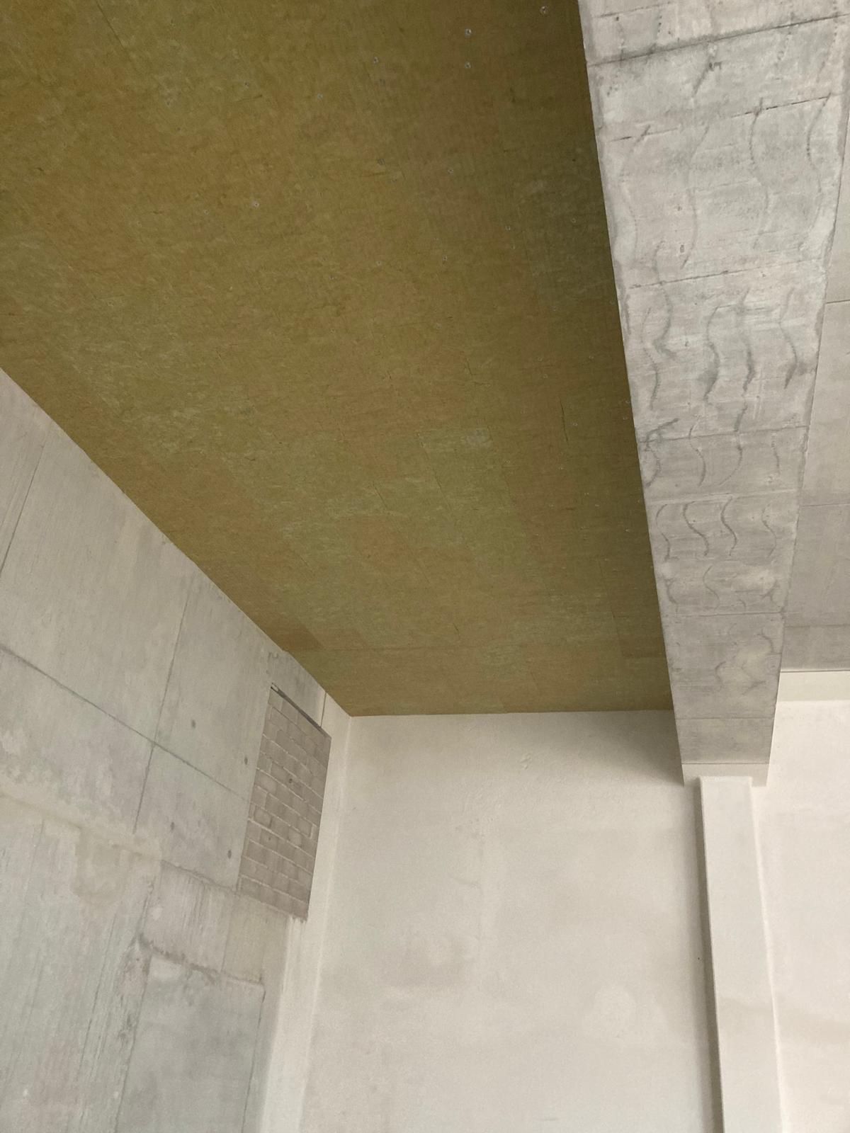 Pose panneaux isolants plafond